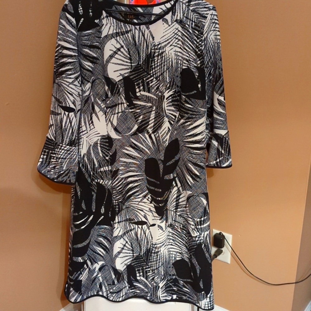 Black and white flower print dress